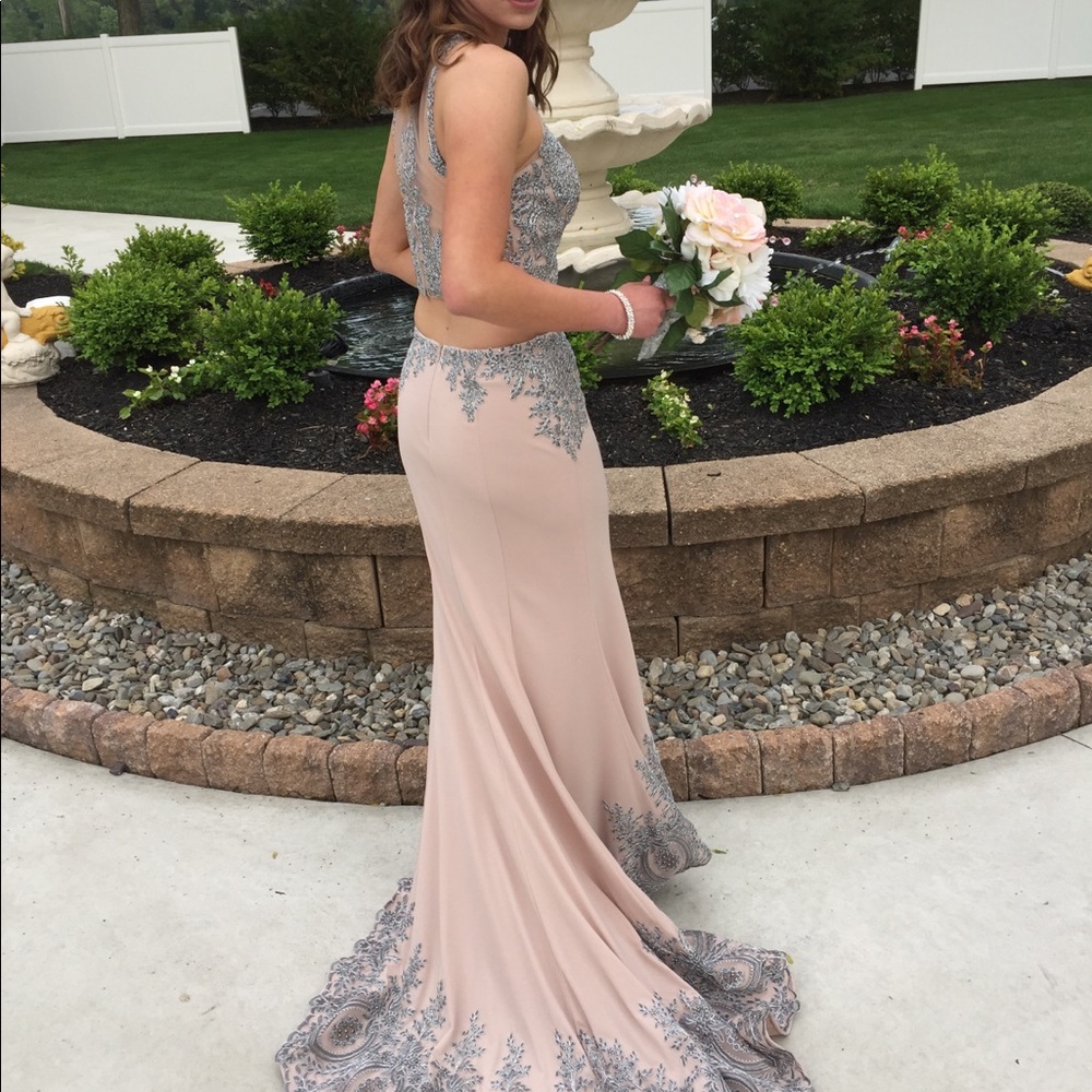 Gorgeous elegant prom dress